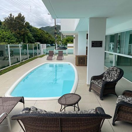 Апартаменты Lindo Apartamento Praia De Palmas Говернадор-Селсу-Рамус Экстерьер фото